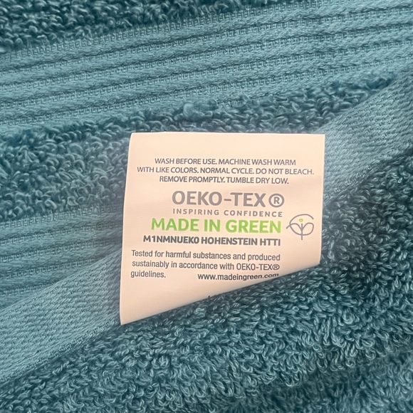 Mainstays Performance Solid Bath Towel, 54" x 30", COOL WATER - Picture 3 of 3